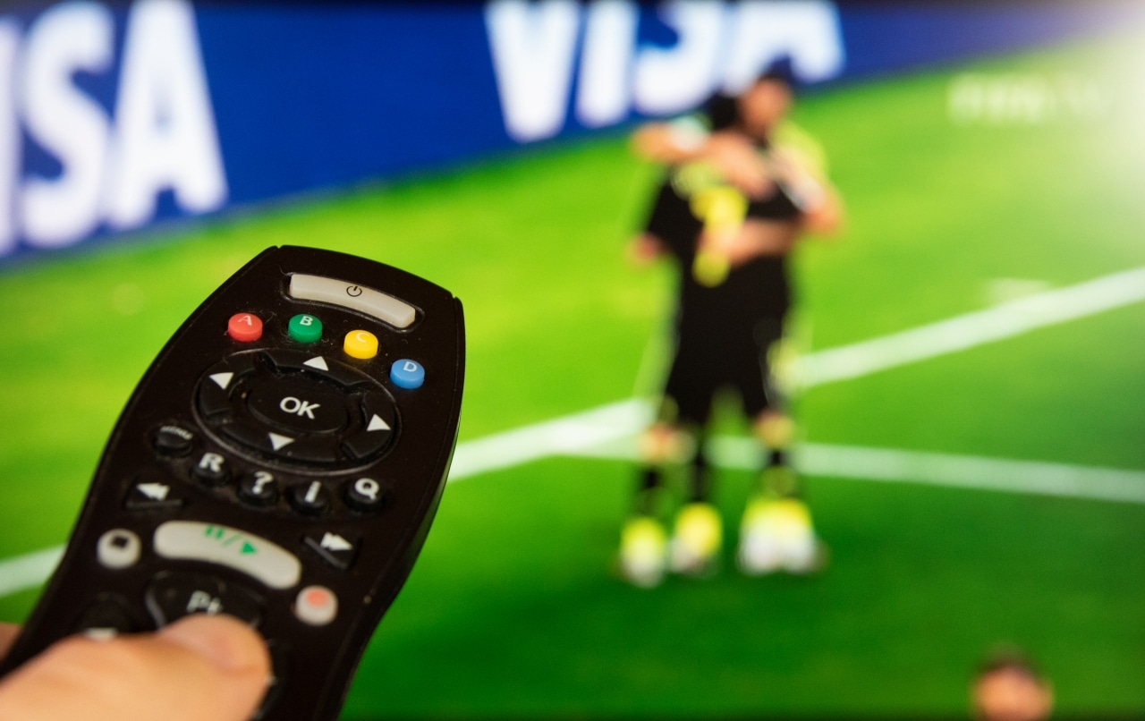 Futebol na Televisão: Os jogos que pode ver esta sexta, 18 de