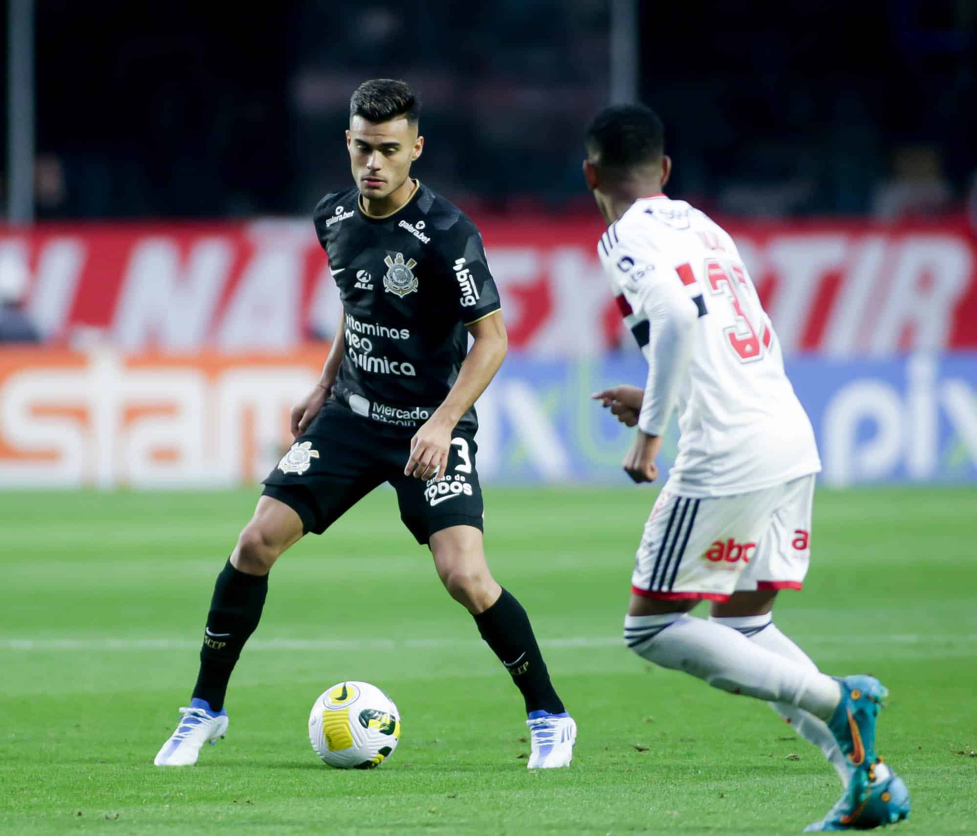 São Paulo x Corinthians ao vivo pelo Brasileirão: onde assistir online, que  horas é o jogo e escalações para o jogo deste sábado - Fator Click