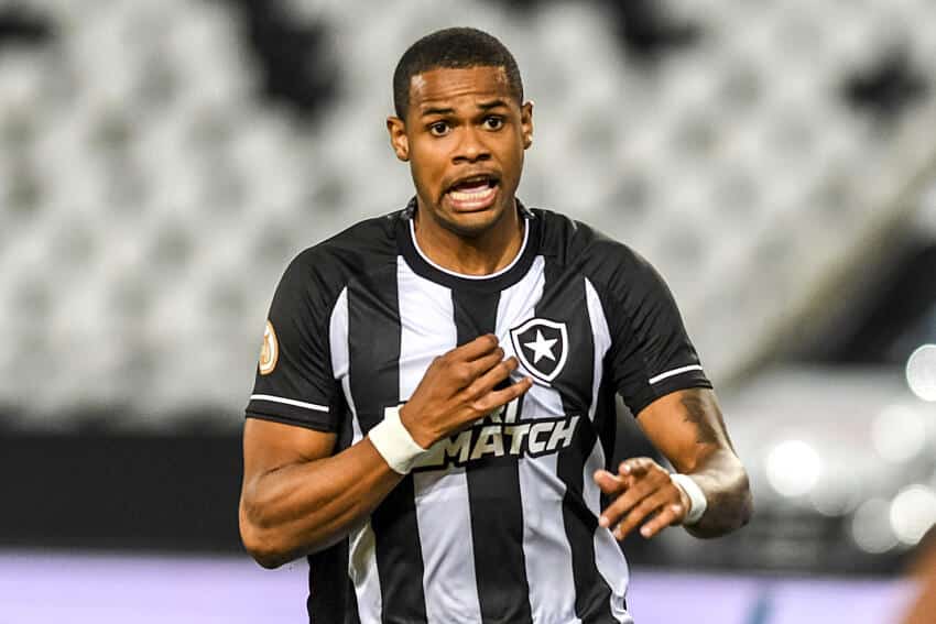 Escalação do Botafogo: time, dúvidas e desfalques contra o Fortaleza