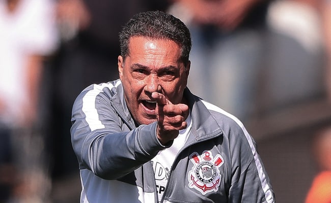 Luxemburgo deve ter novidades na escalação do Corinthians para jogo contra o América-MG na Copa do Brasil